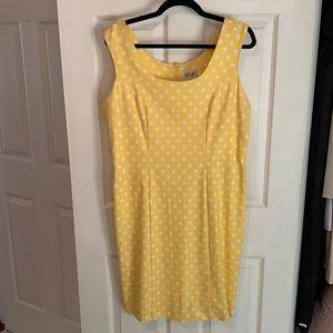 beautiful yellow dress, size 12 💛☀️🌼